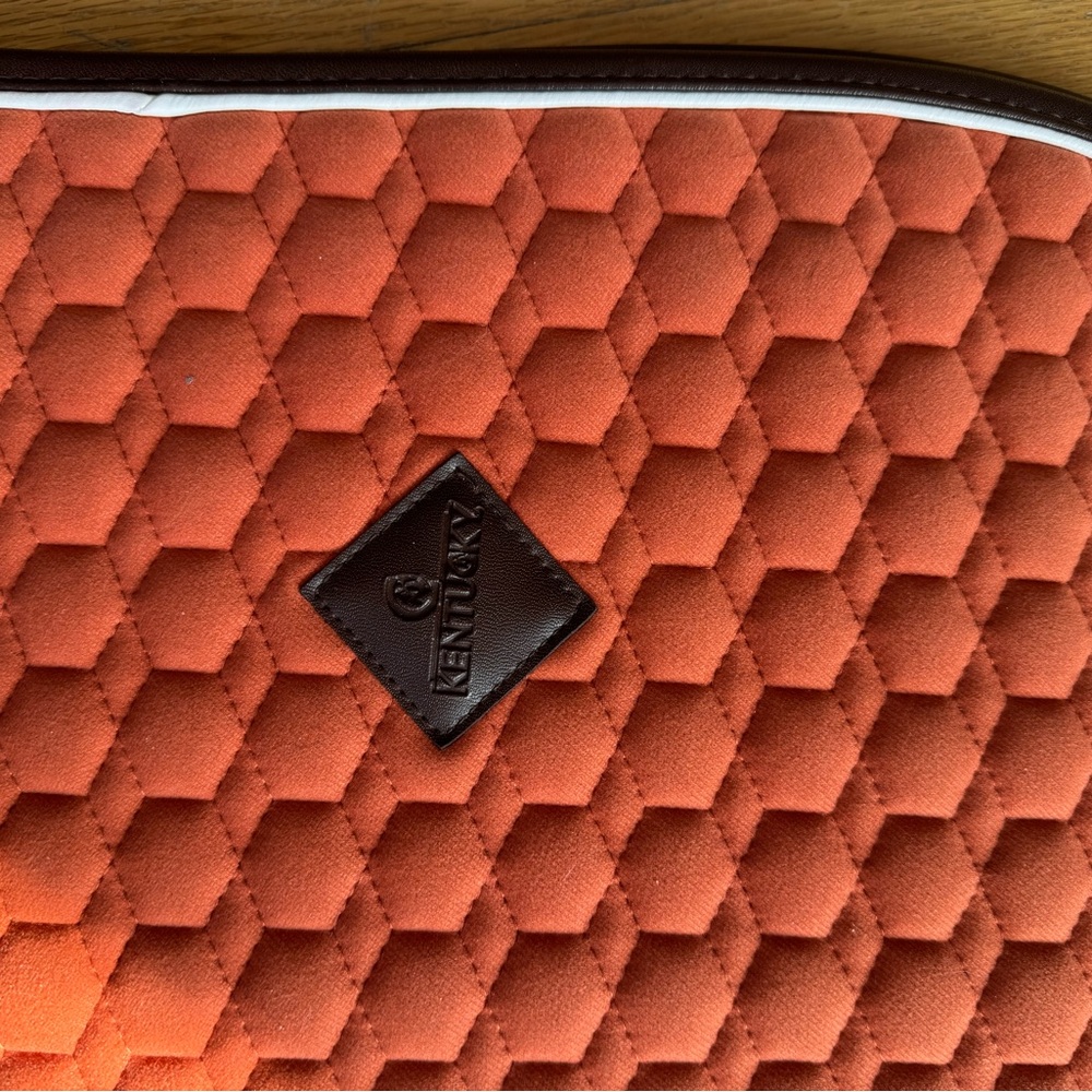 Rust Quilted Dressage Saddle Pad - Kentucky Horseware - Picture 3 of 4